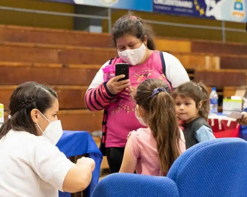 Niñas y niños capitalinos recibieron la 2.ª dosis de la vacuna contra el Covid-19
