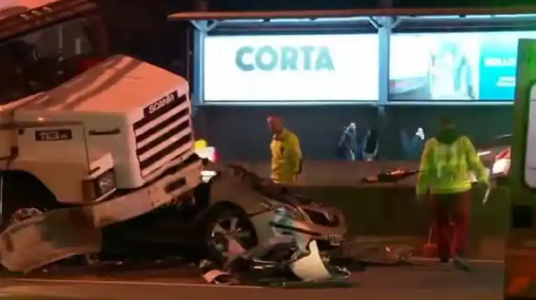 El hecho ocurrió alrededor de las 22 de este domingo en la intersección de Panamericana y Pelliza, a la altura del partido de Vicente López.