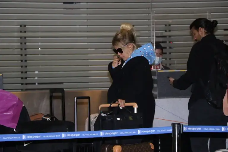 Wanda Nara en Ezeiza antes de volver a Turquía