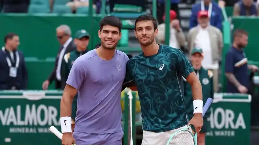 Alcaraz y Musetti buscarán un lugar en la final del Roland Garros