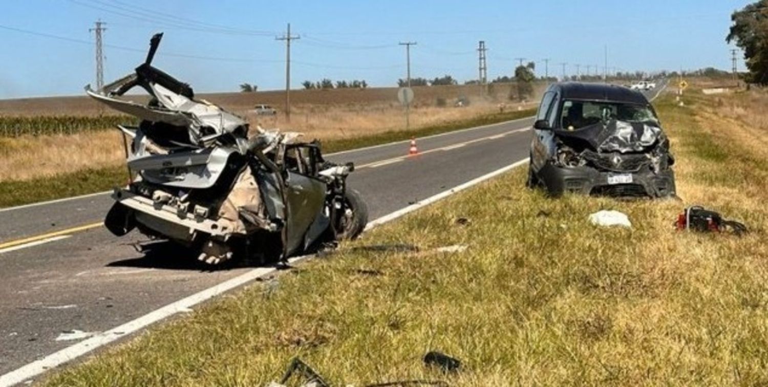 Un Focus y una Kangoo chocaron de frente. (Foto: Clarín).