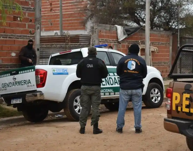 Allanamientos por narcomenudeo: buscan a dos prófugos 