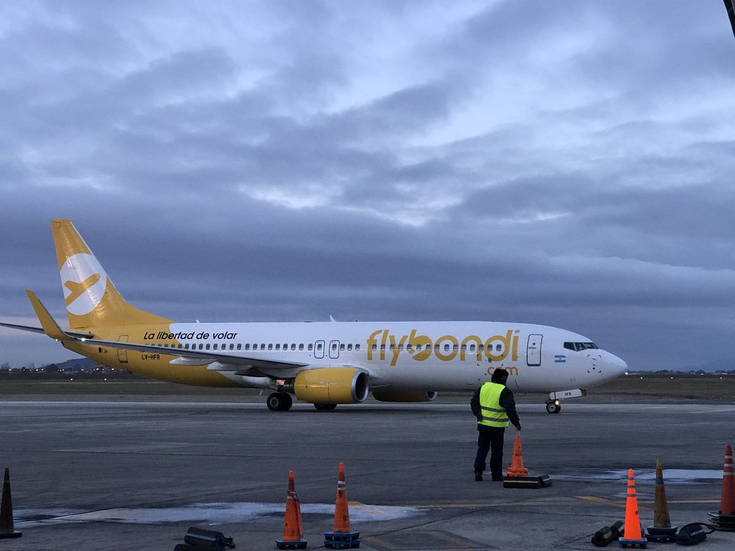 Flybondi empezó a volar entre Buenos Aires/El Palomar y Salta