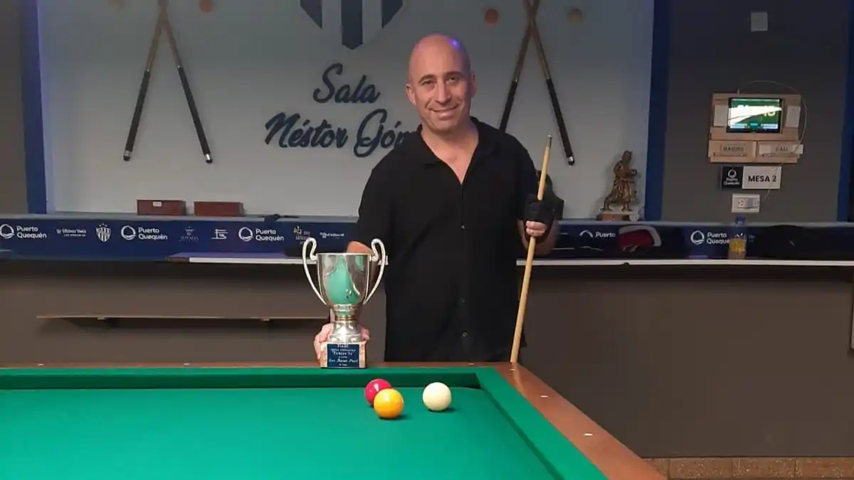 Ganador. Tabárez posa, tras vencer en la primera etapa del ATP