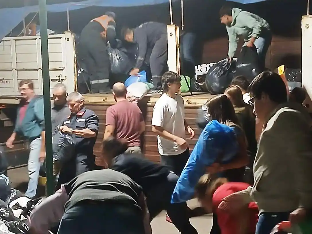 Bomberos de Galarza envía donaciones a General Cerri, Bahía Blanca