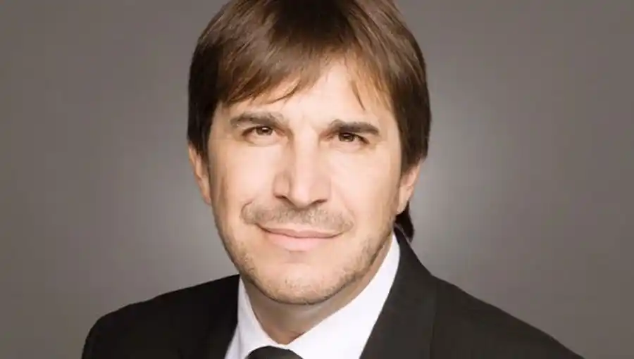 Faroni: “Muchas veces es mejor negocio no abrir un teatro”