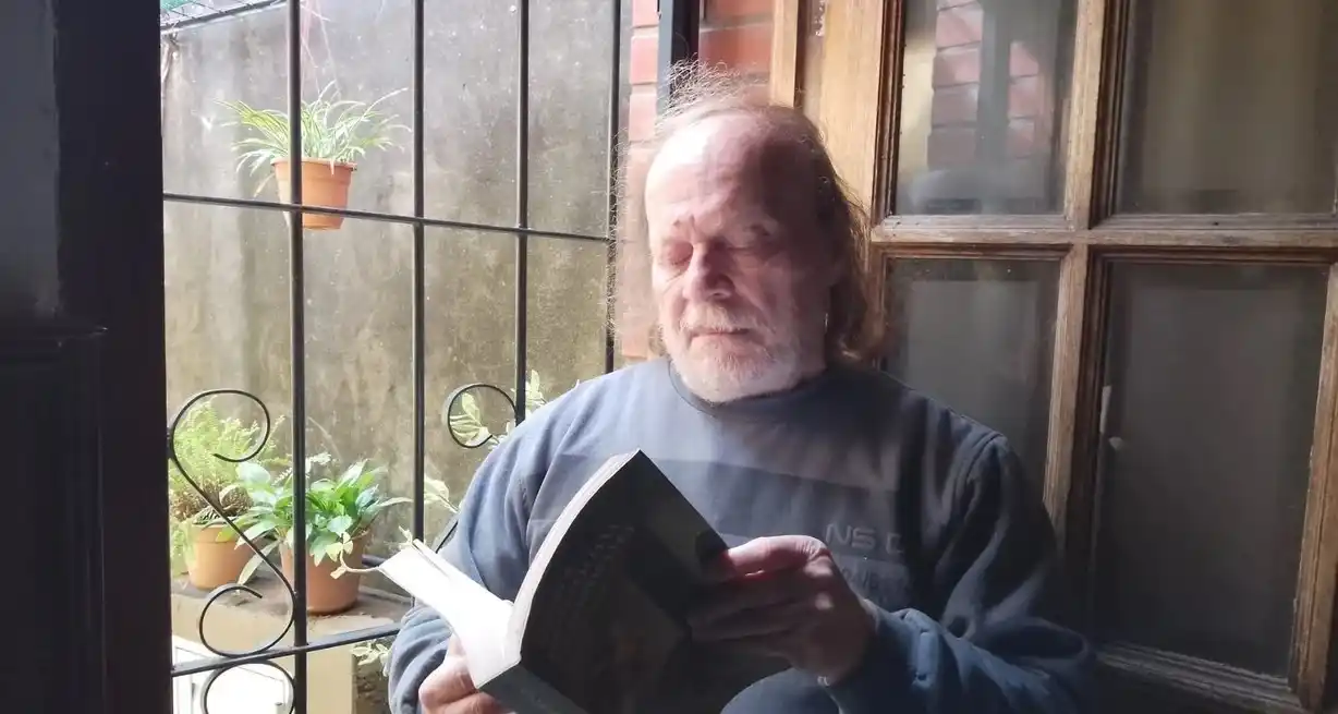 Daniel Rafalovich, destacado escritor santafesino, que nos acerca "sus poemas de ojos abiertos".