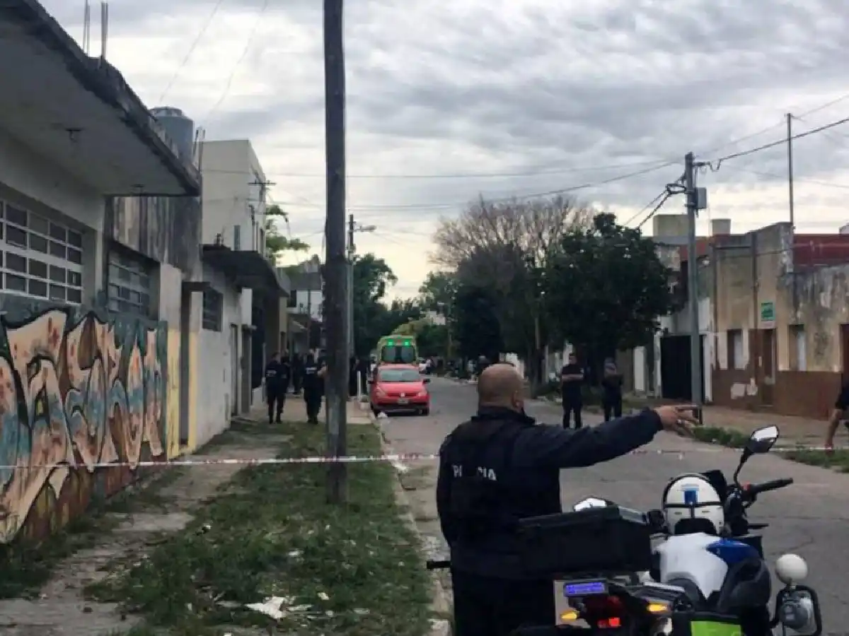 Mató a un nene de 10 años, hirió a su pareja y se atrincheró