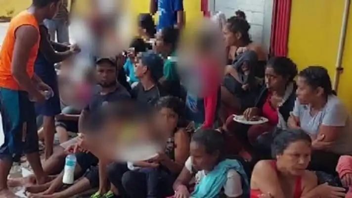 ¡EN CONDICIONES INHUMANAS! Deportaron a 150 venezolanos de Trinidad y Tobago