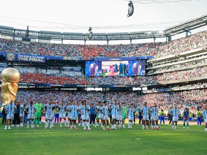 La Scaloneta jugaría un amistoso en Buenos Aires antes de fin de año en lo que será el reencuentro con los hinchas argentinos tras el Mundial 2026.Foto:Reuters
