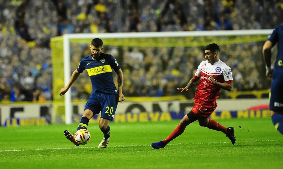Boca acertó un cabezazo goleador para ganar y llegar a la final