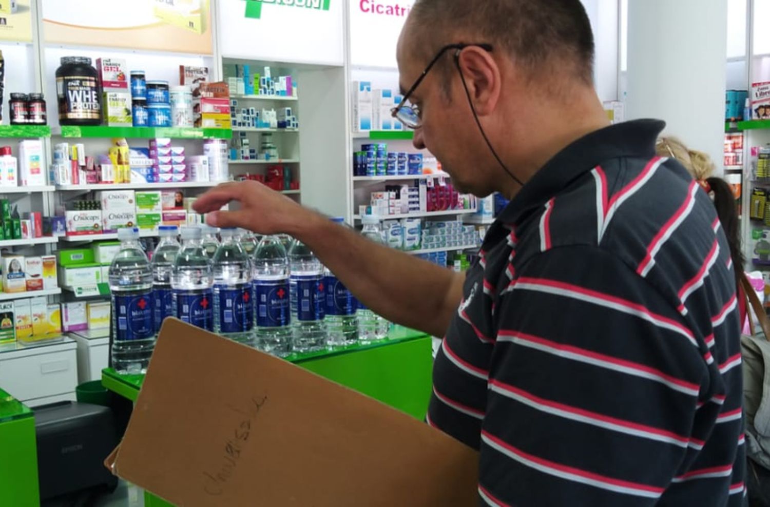 Defensa al Consumidor realiza controles sobre los precios del alcohol en gel y barbijos