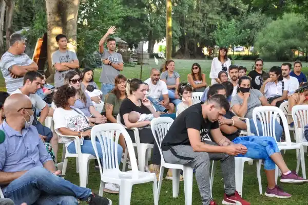 Funcionarios municipales se reunieron con las familias que compraron lotes a Cooperativa “Por un Techo Propio”