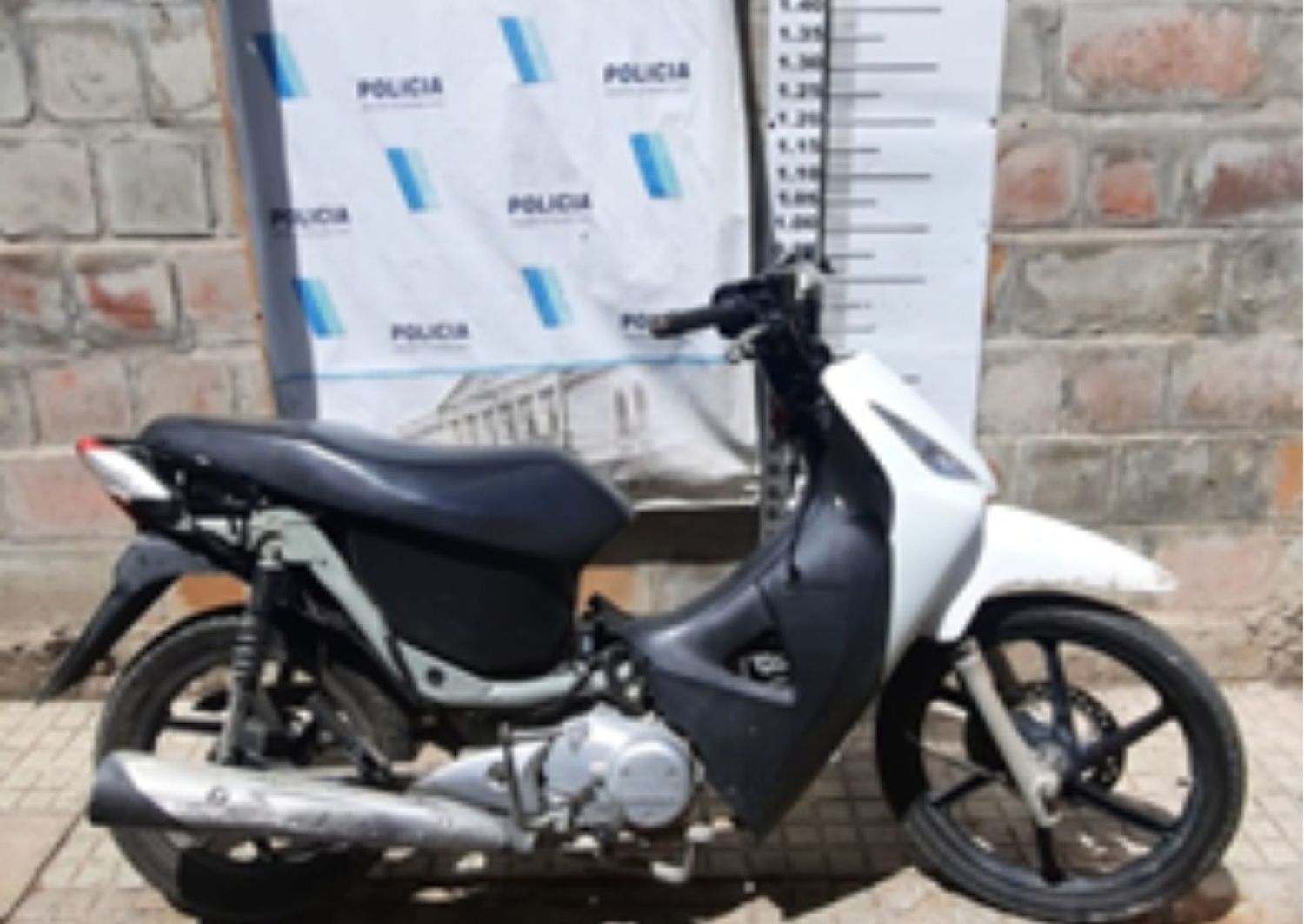 Aprehendieron a una joven que circulaba en una moto robada 