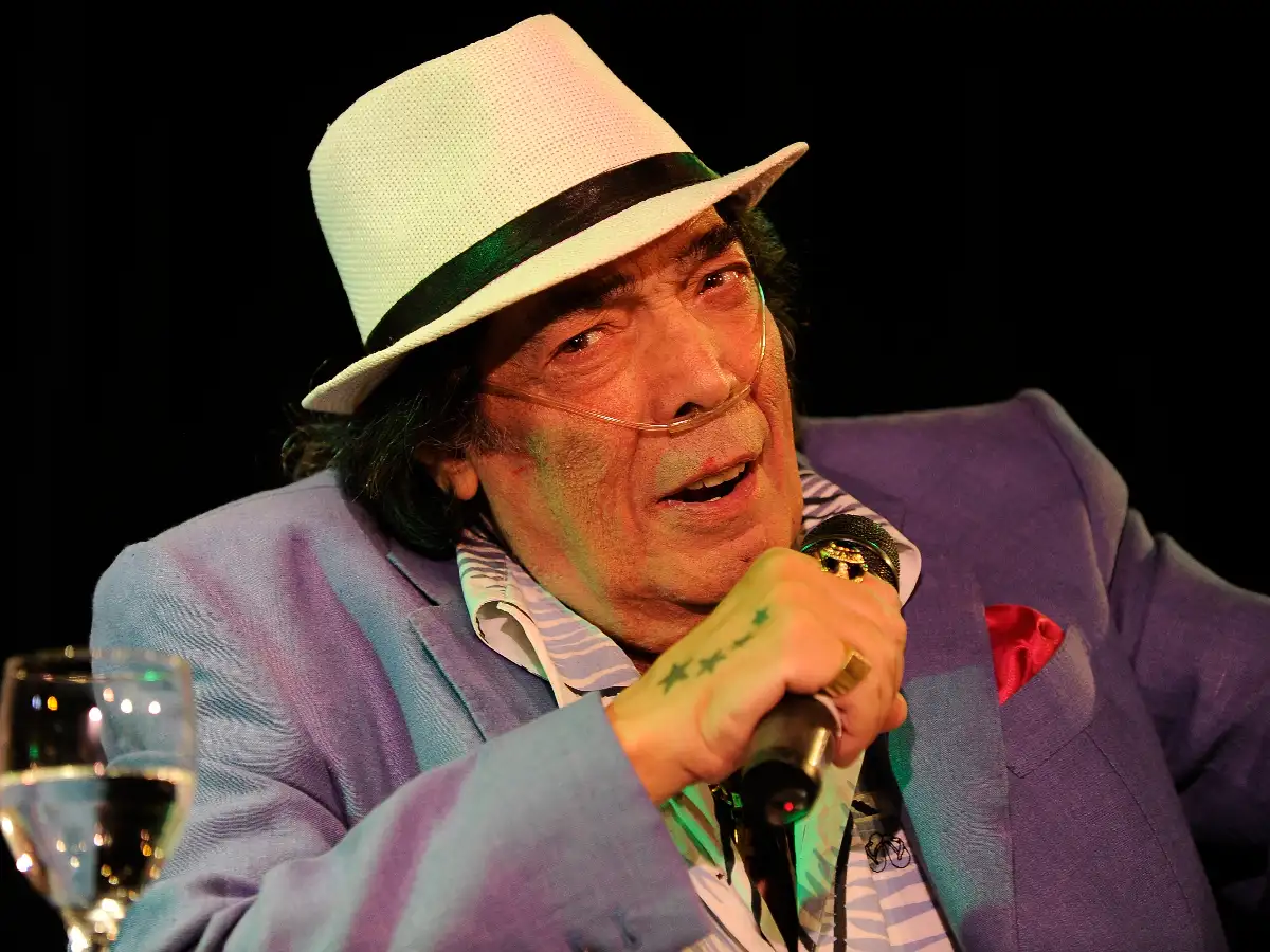 Cacho Castaña suspendió funciones por las "amenazas de escrache"