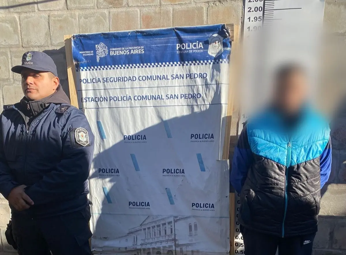 La policía lo encontró en un domicilio con una menor de 15 años. Tenía pedido de captura por una causa de abuso de una menor de 13 años.