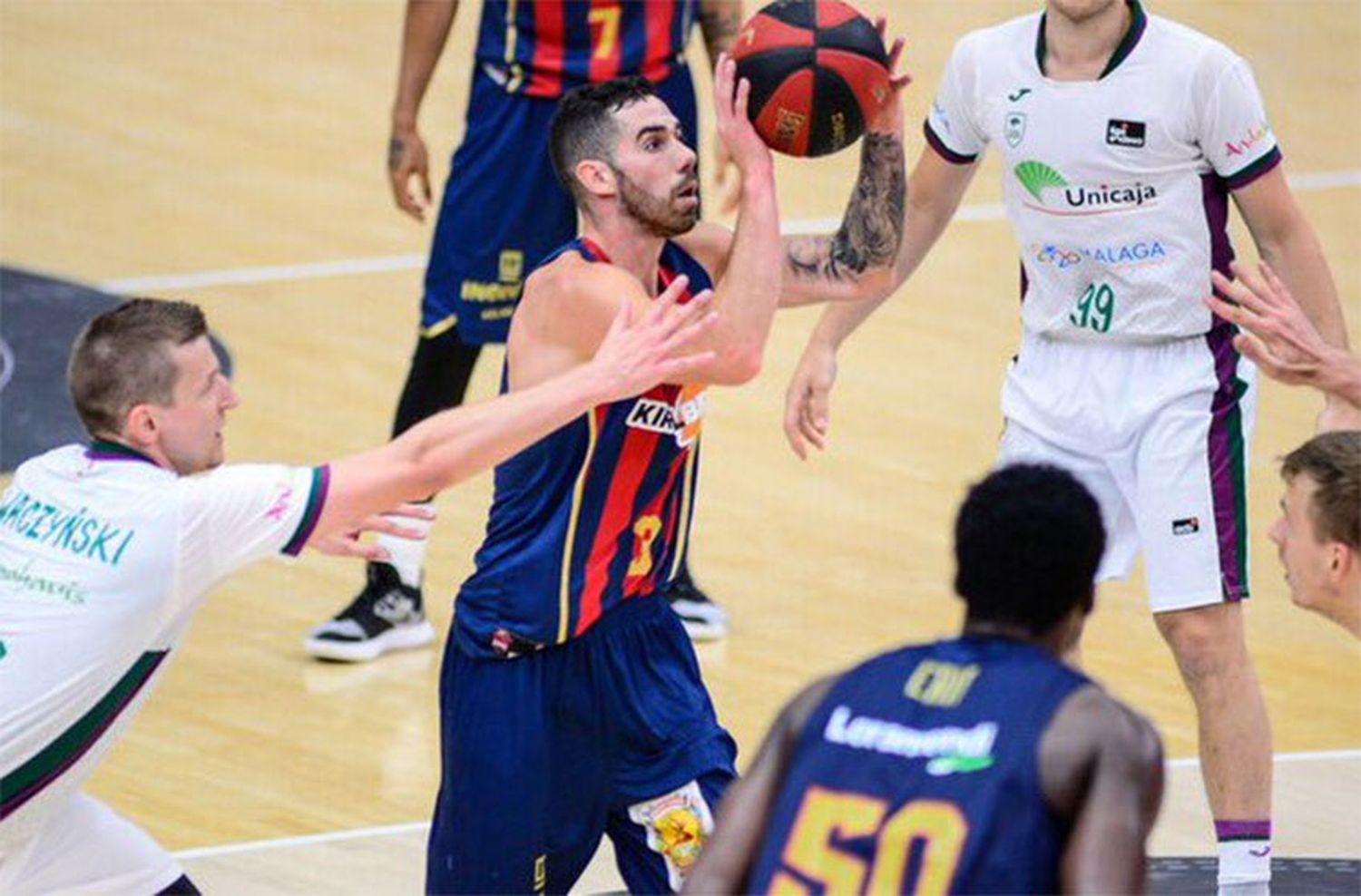 Luca Vildoza lideró la victoria de Baskonia