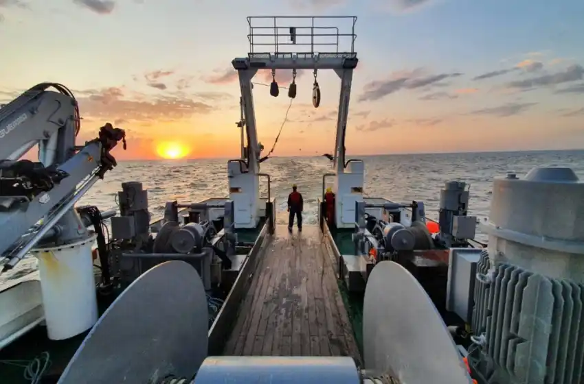 Tras largas negociaciones, los trabajadores tendrán un 9% de reducción salarial.