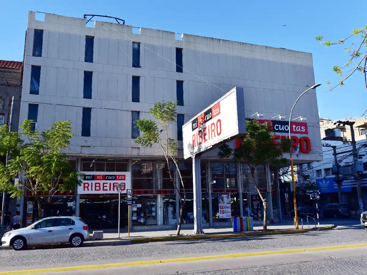 Ribeiro pagó los sueldos y los trabajadores levantaron el paro 