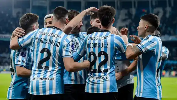 Rosarino hincha de Racing cuenta desde Paraguay detalles de la previa de la final de la Copa Sudamericana