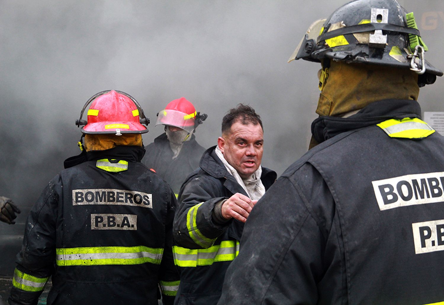 Bomberos de Necochea trabajando