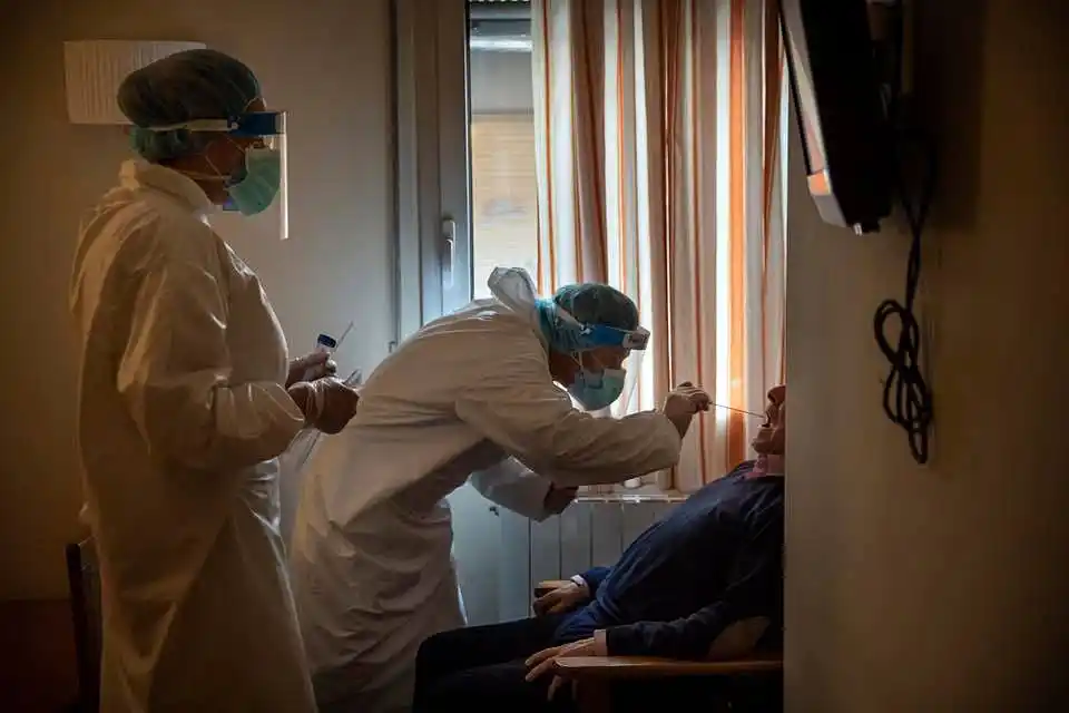 Fallecieron 12 personas este sábado y el total se eleva a 237 en el país