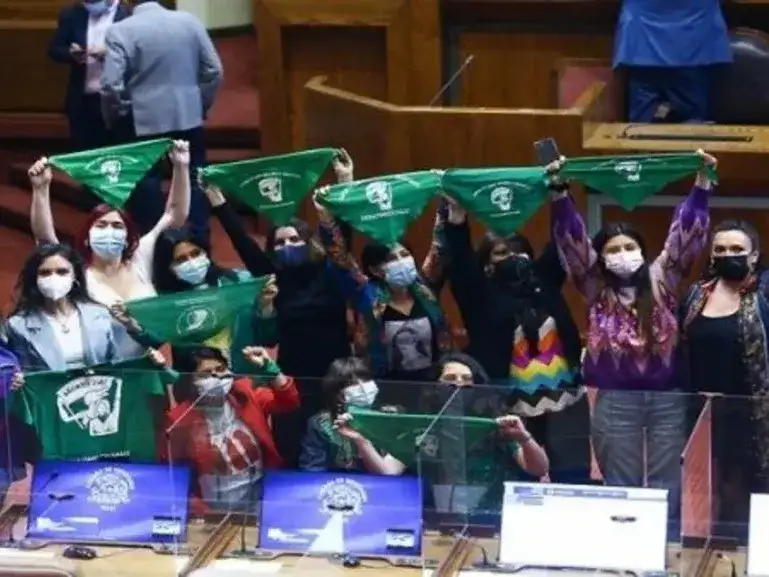 El Senado aprobó un proyecto de expulsión de extranjeros
