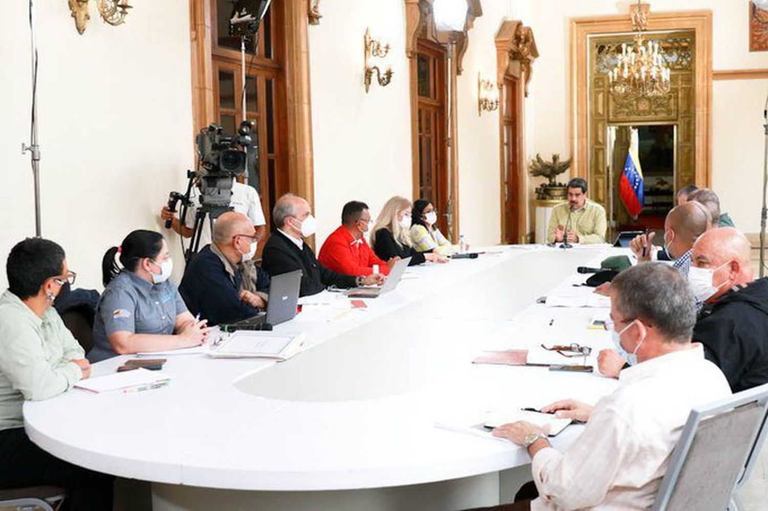 Estos son los políticos venezolanos contagiados por COVID-19