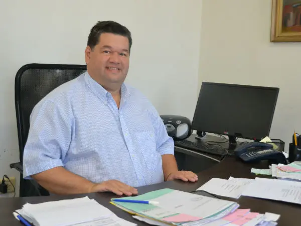 Ajuste en la política: El Intendente de Berisso le bajó el sueldo a sus funcionarios