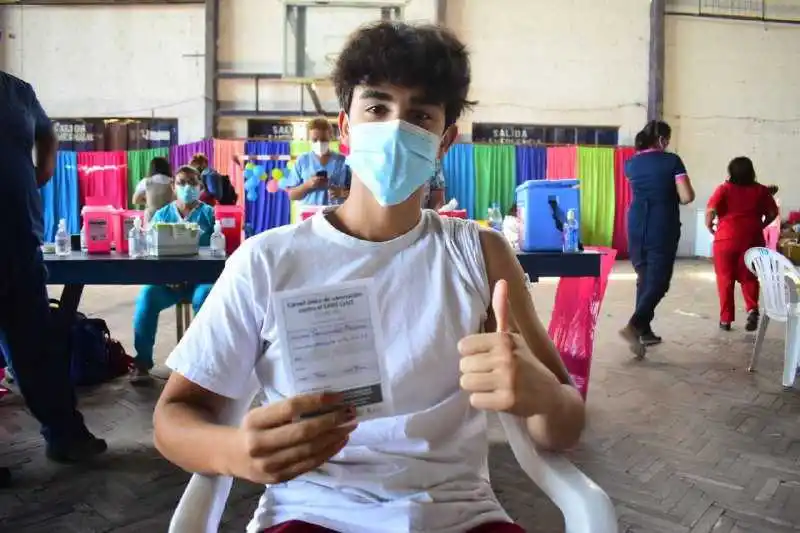 Capital: adolescentes de 14 y 15 años se inmunizaron