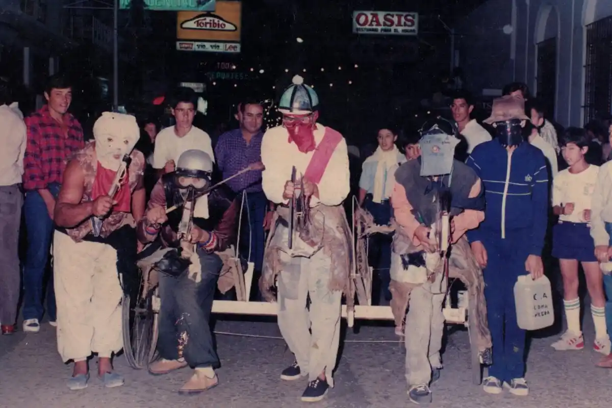 Corsos Matecito 2026: vuelven los "Mascaritos", figura tradicional de los carnavales populares