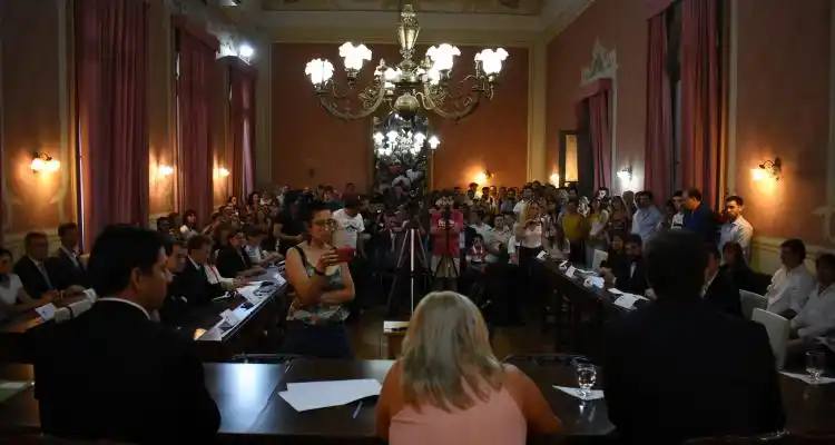 El Concejo también congela las dietas: quedarán en $ 114 mil promedio por edil por seis meses