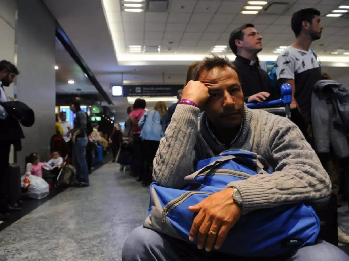 Paro total en Aerolíneas y Austral 