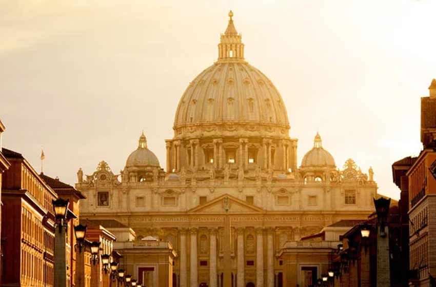 Vaticano: el Papa Francisco sancionó a un cardenal acusado de abusar de un menor