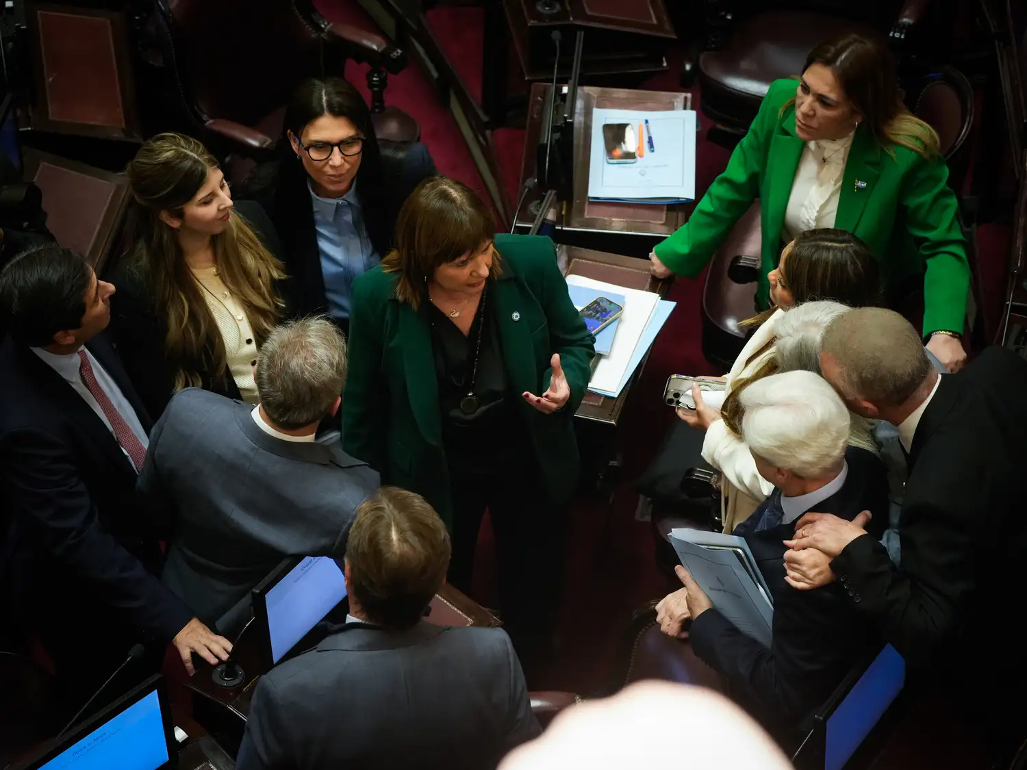 El acuerdo fue alcanzado durante una reunión de bloques celebrada minutos antes de que se retomara la sesión, en la cual se debate el proyecto de inviolabilidad de la propiedad privada.