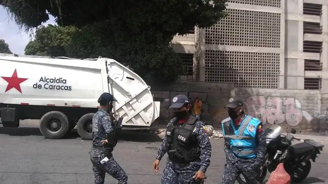 Hallaron cadáver de mujer en vertedero de basura de la avenida Andrés Bello