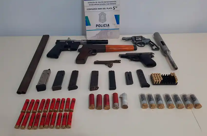 No le quiso arreglar el auto y "arrancó" a los tiros