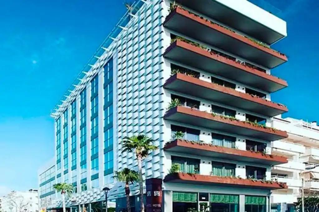 Ordenan demoler un hotel por el que Messi pagó 30 millones de euros