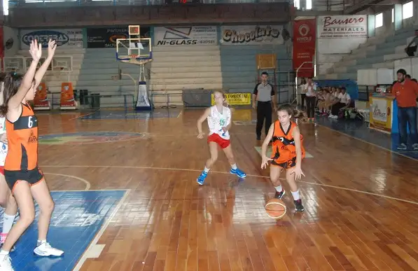 Gualeguaychú cumplió en la primera fecha de U14 y U17