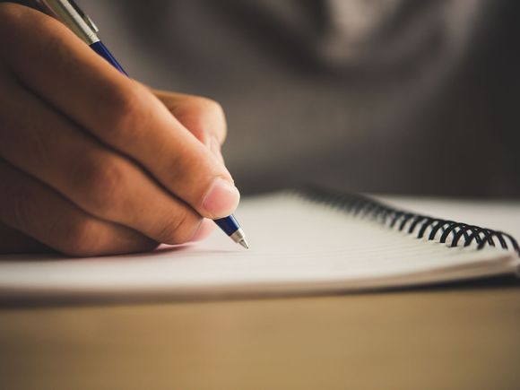 Comienza el taller de escritura creativa Juegos Textuales, este viernes