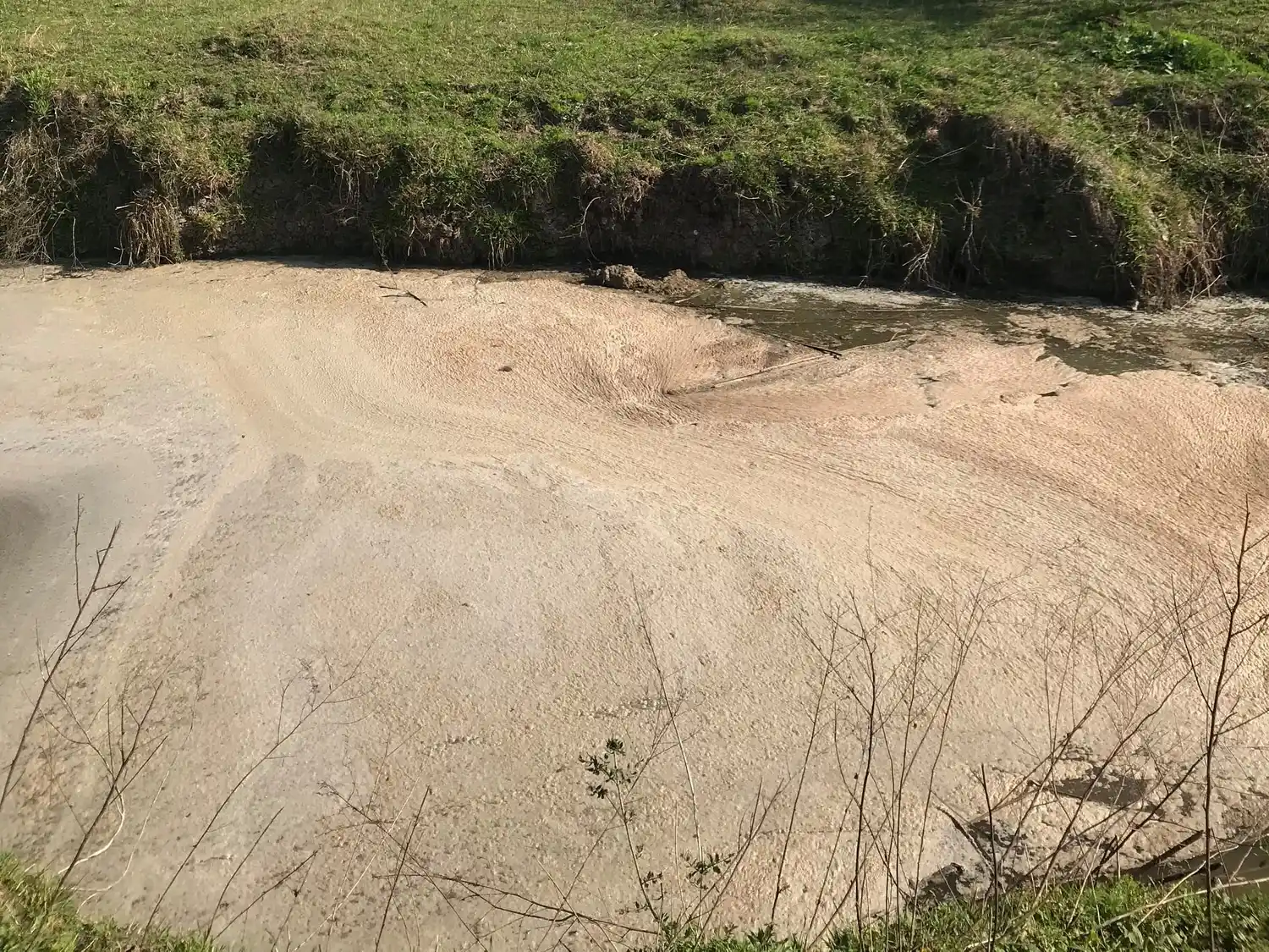Intervino la provincia ante la contaminación en XX de Septiembre