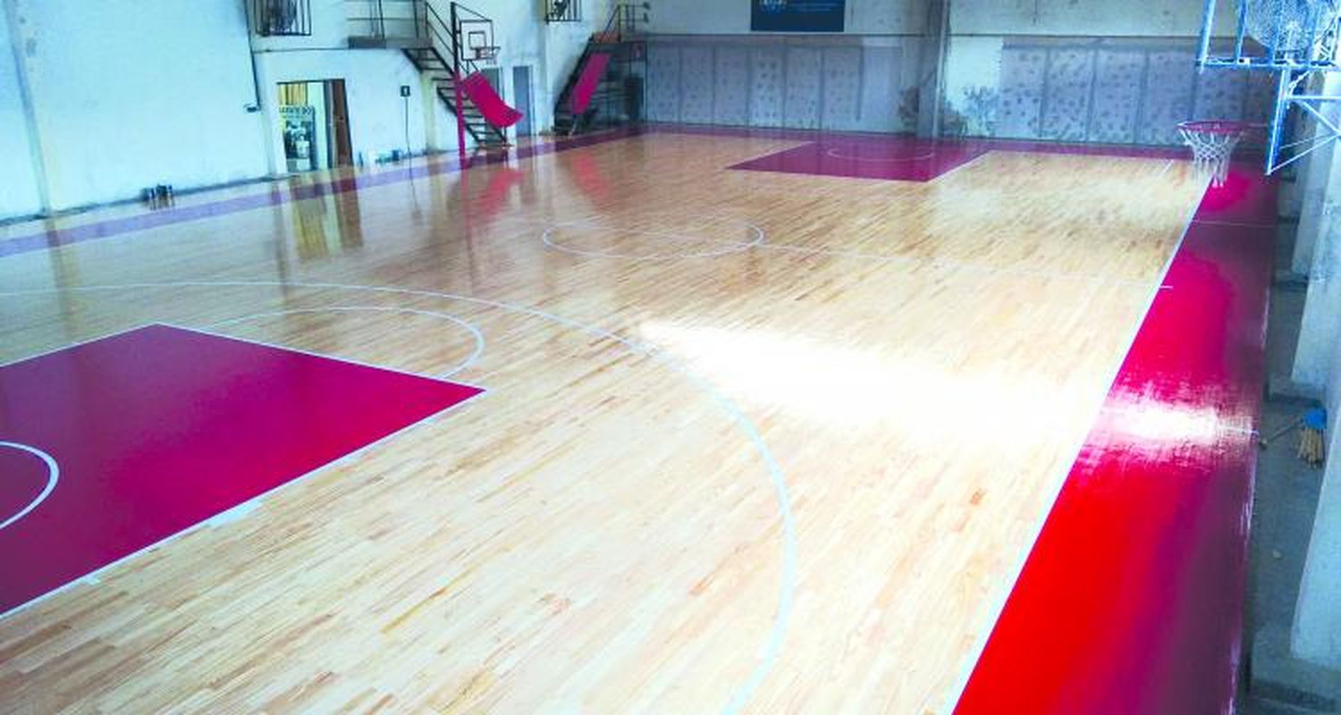 El gimnasio de Mitre ya tiene piso flotante