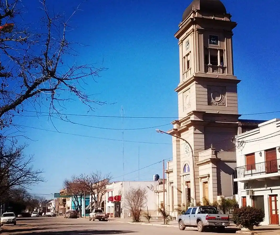 En muletas, roban en la iglesia Santísima Trinidad de Rufino