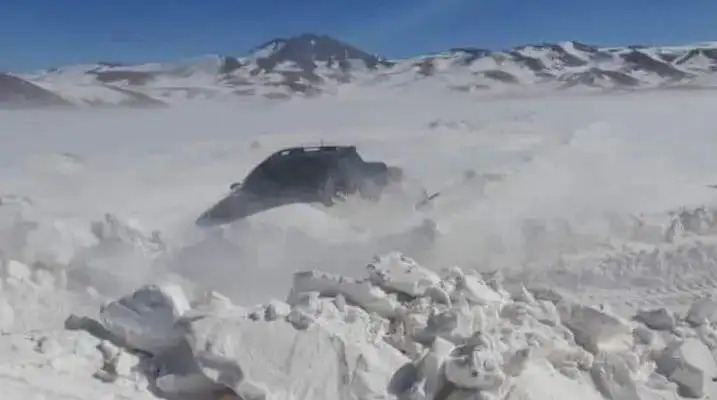 Una familia argentina quedó varada durante 3 días en la cordillera de Los Andes a -30°