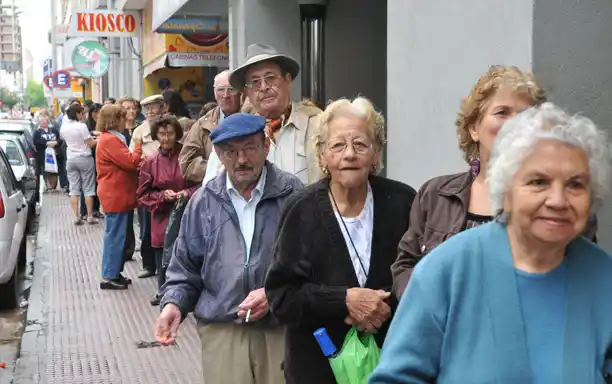 Los jubilados pasarán a cobrar un mínimo de 8096 pesos