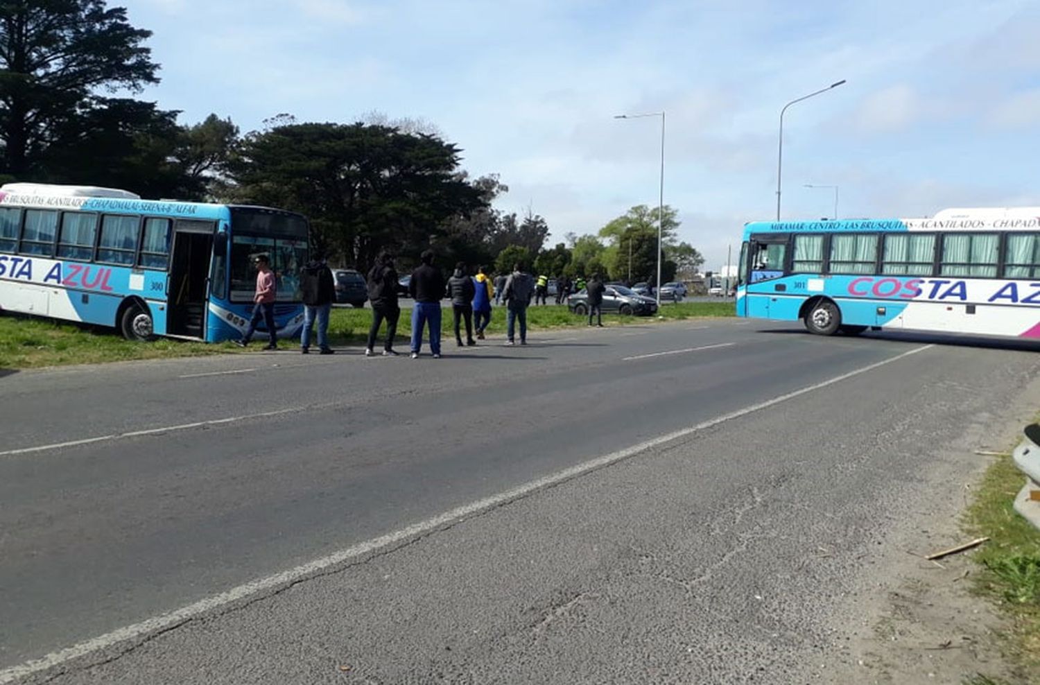 Corte parcial de UTA en Autovía 2: choferes de media distancia reclaman por atraso salarial