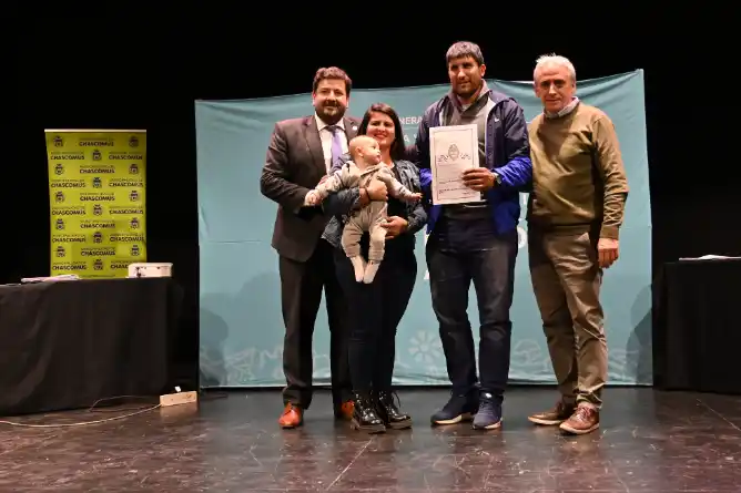 Más de 180 familias de Chascomús cumplieron el sueño de tener la escritura de su casa