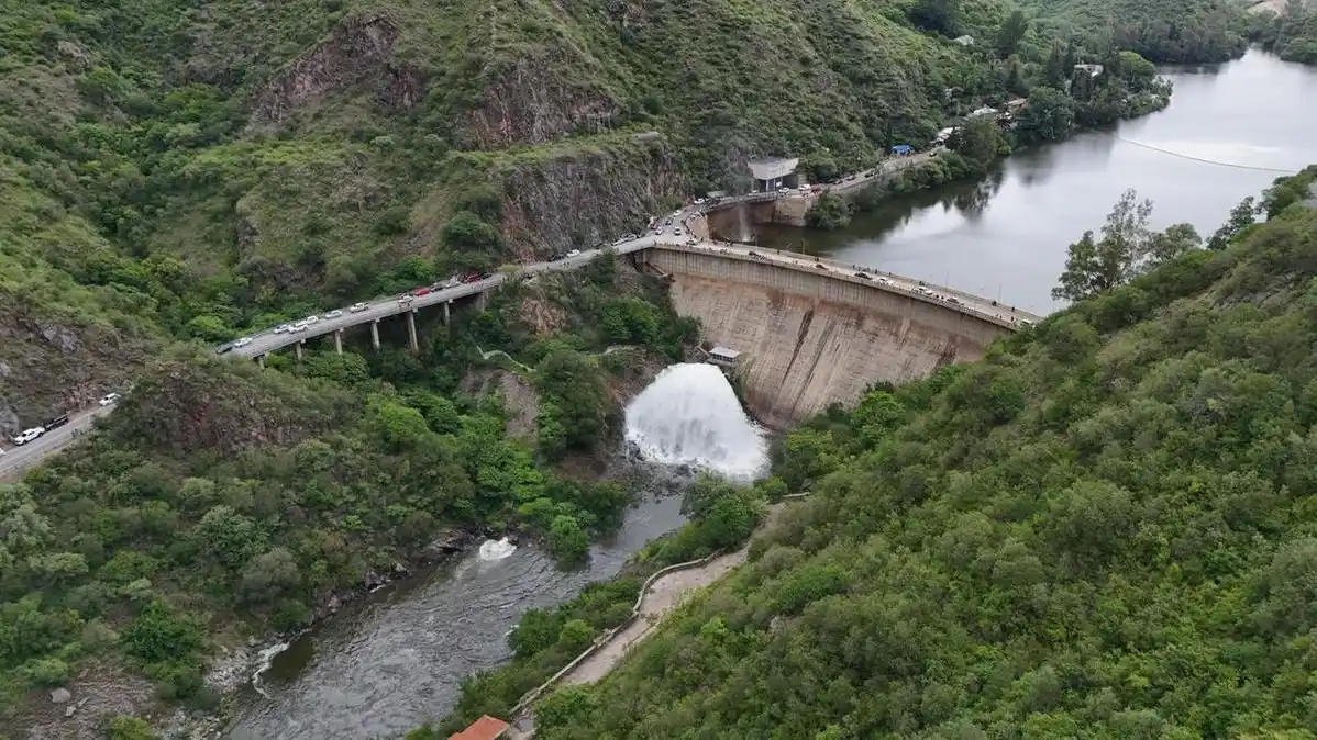 La "Cola de la novia" atrajo a decenas de turistas en el San Roque