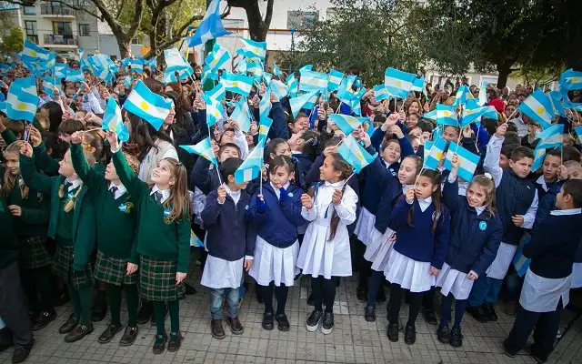 Bicentenario de la Independencia: habrá vigilia, cantantes y una fiesta popular