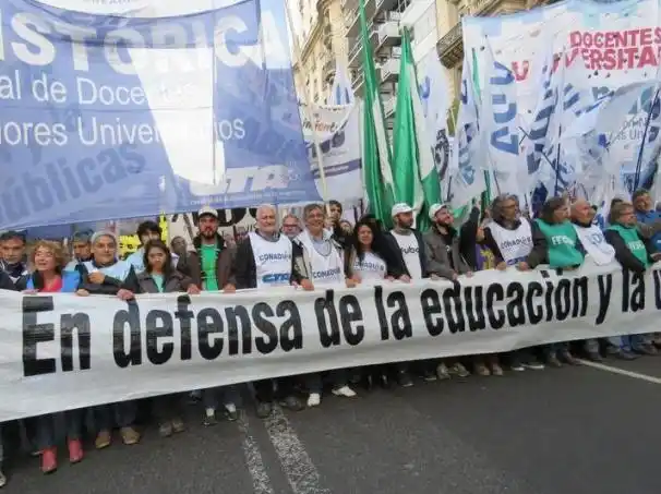 AGDU anunció paro total de actividades para hoy y mañana 